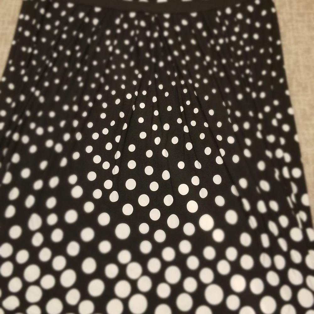 Womans plus size polka dot dress no sleeves